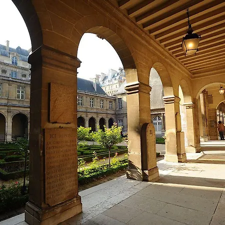 Lovely Le Marais * Paris